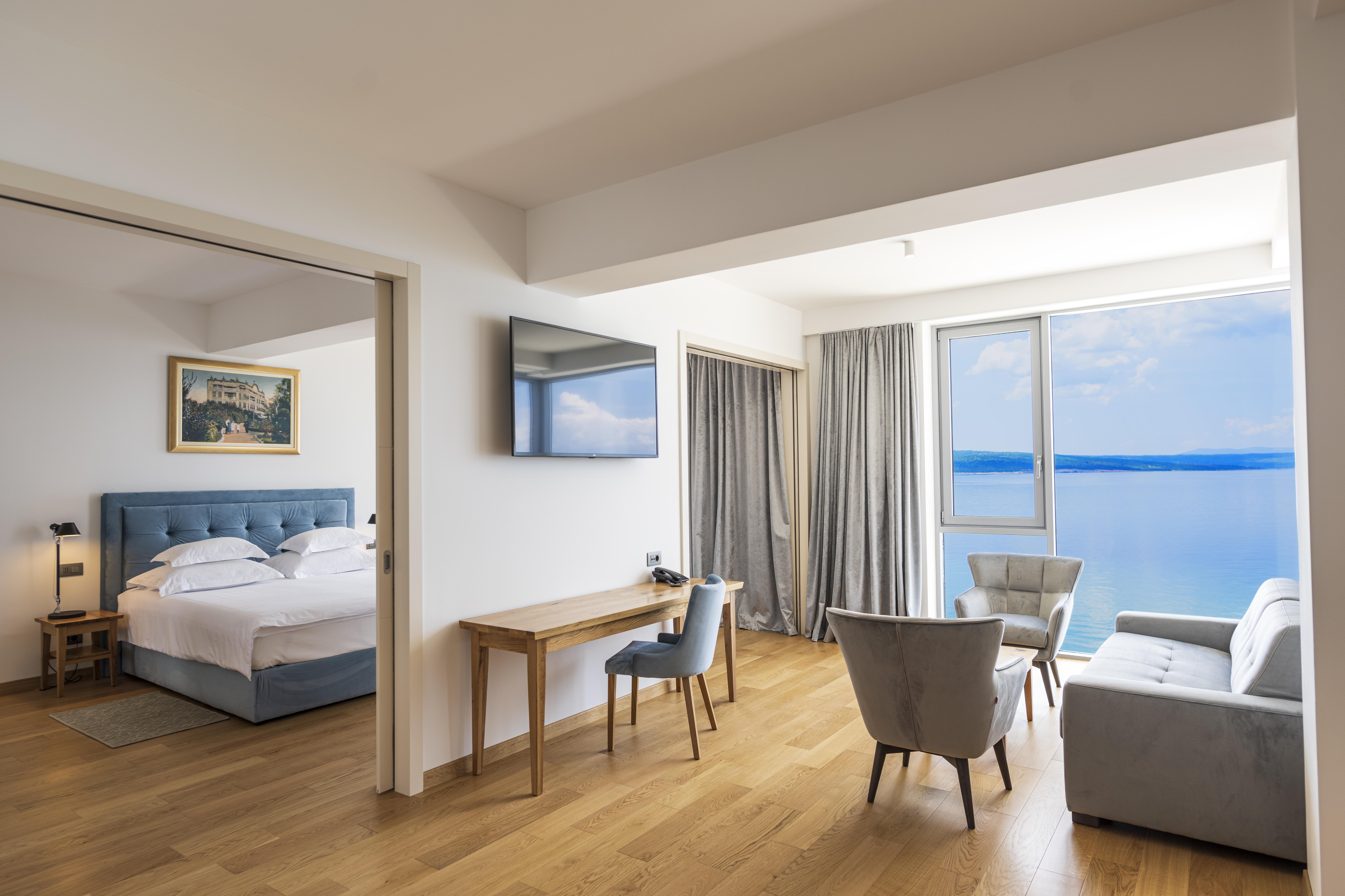 Hotel Miramare Crikvenica Bagian luar foto Suite