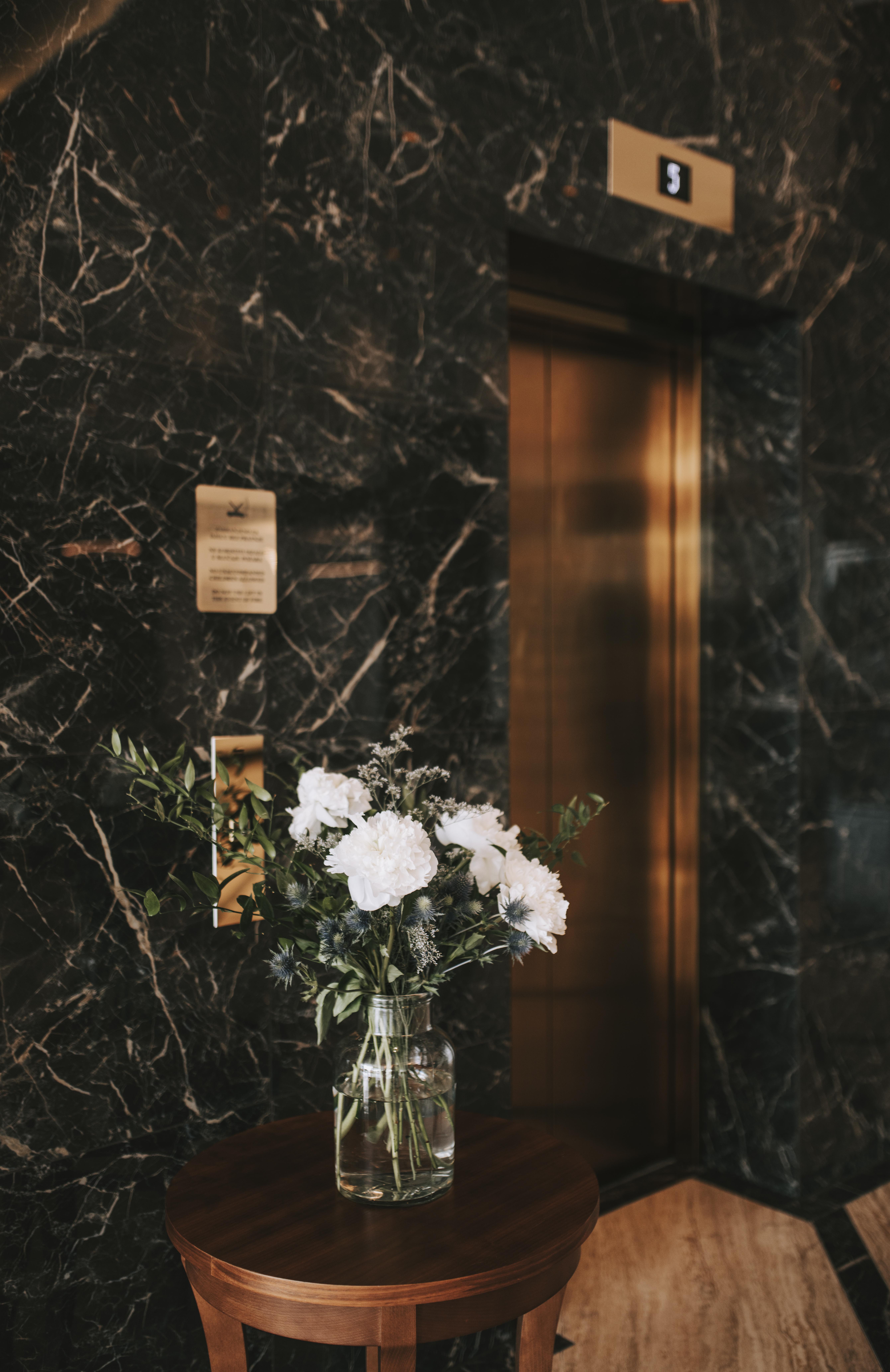 Hotel Miramare Crikvenica Bagian luar foto The elevator to the 100th floor